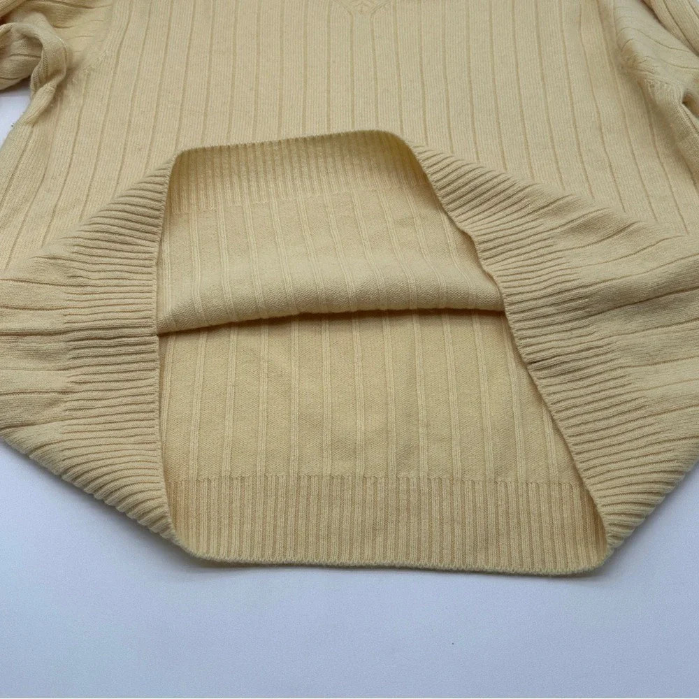 Geoffrey Beene Mens L V-Neck‎ Ribbed Knit 100% Cashmere Sweater Yellow